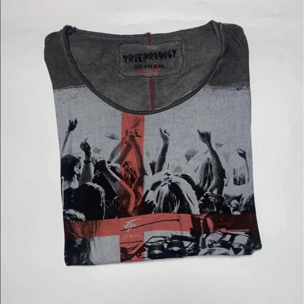 Mens The Prodigy Tee Shirt in a size XL